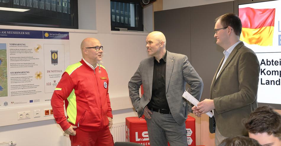 Wasserrettung Informationsaustausch